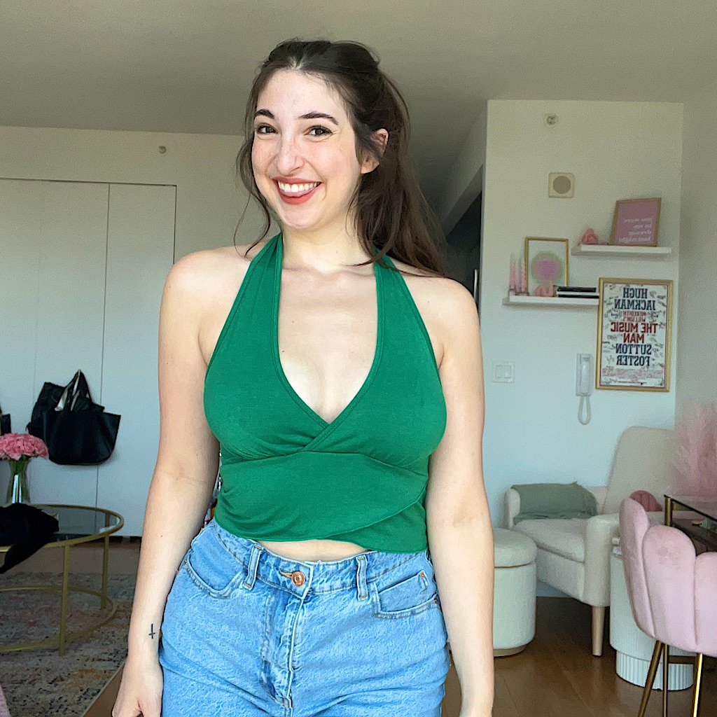 Medium, Green